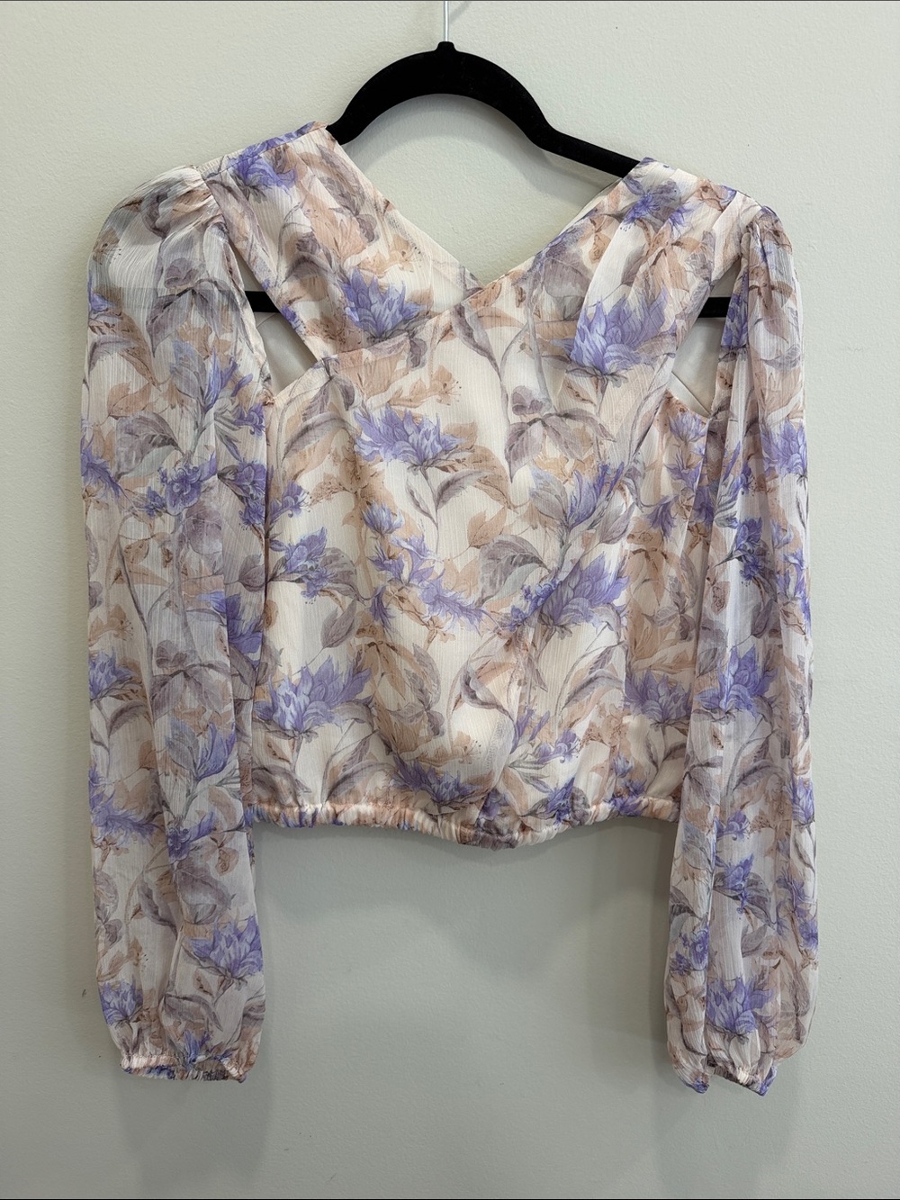 Astr Lavender Floral Puff-Sleeve Cropped Blouse